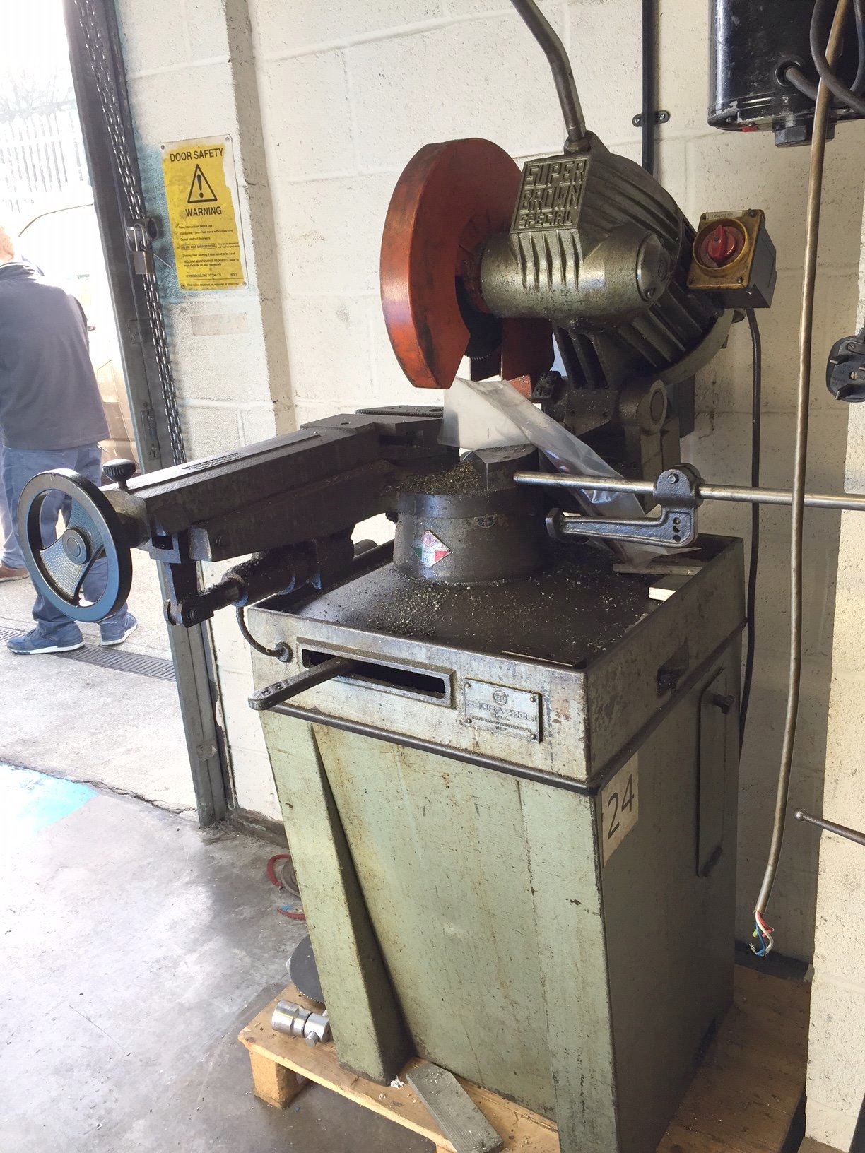 PEDRAZZOLI MEC BROWN 75 PULL DOWN CUT OFF SAW........Now Sold. - Image 2