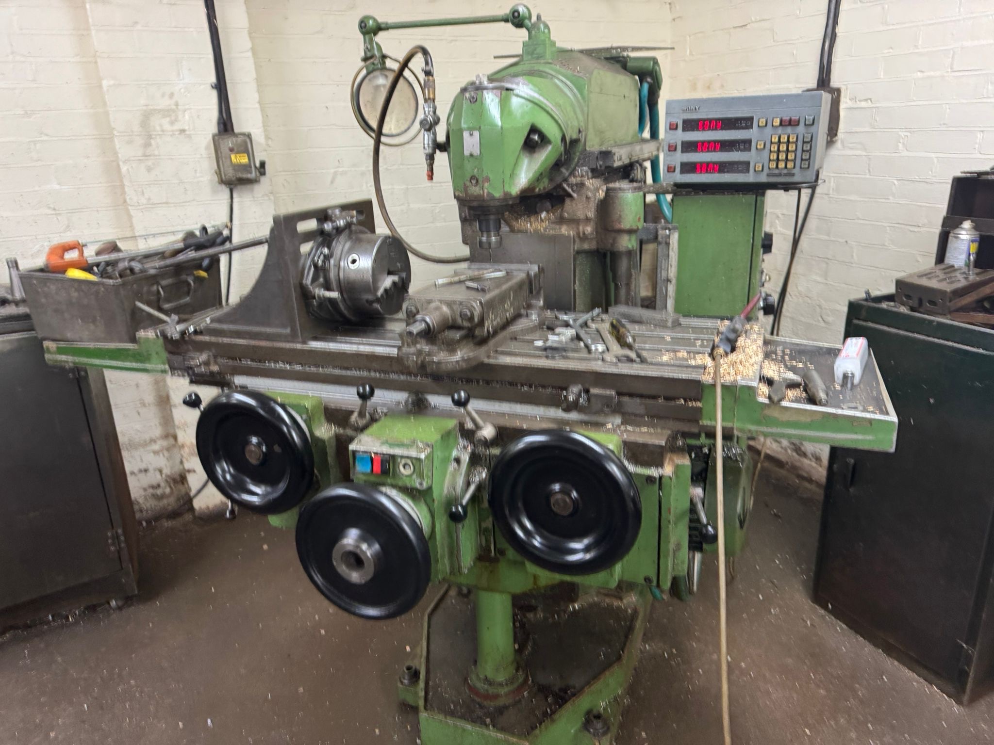 Huron J2 Universal Mill...........NOW SOLD.